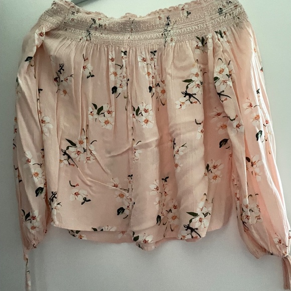 Flowy floral off the shoulder top - Picture 2 of 3